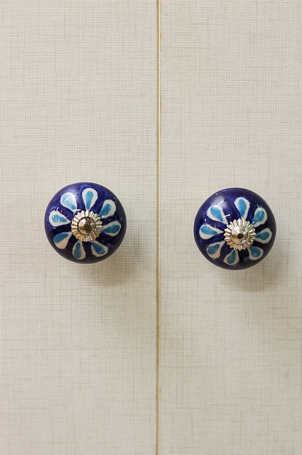 Puxador de Porcelana Azul escuro com detalhes na cor azul claro