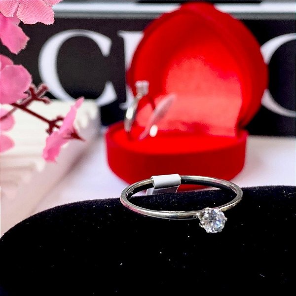 ANEL DE ACO SOLITARIO PRATA 2MM- PEDRA ZIRCONIA CRISTAL