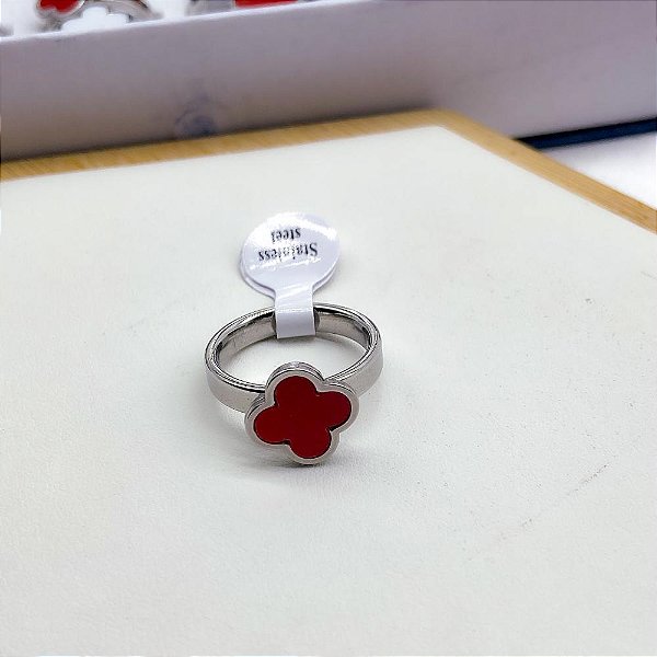 ANEL AÇO INOXIDÁVEL PRATEADO - TREVO VERMELHO