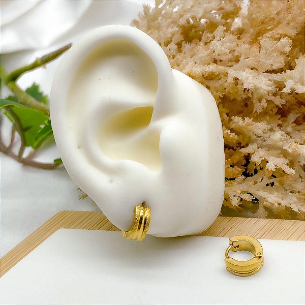 BRINCO AÇO INOX ARGOLINHA CLICK TRABALHADA PP- DOURADO