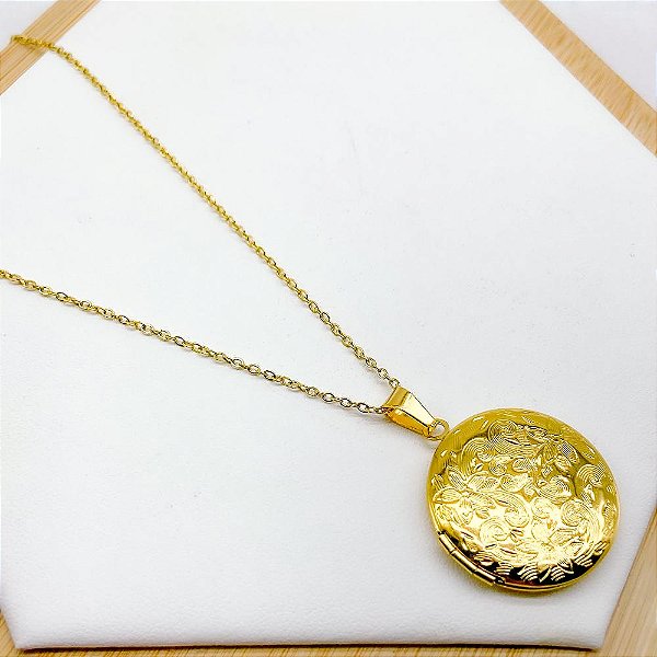 RELICÁRIO AÇO INOXIDÁVEL  45CM REDONDO COM DETALHES VAZADOS - DOURADO