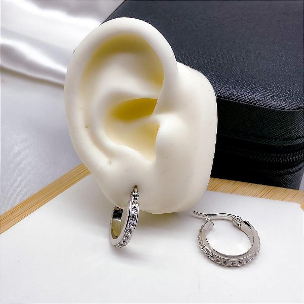 BRINCO AÇO INOXIDÁVEL ARGOLA STRASS - PRATEADO