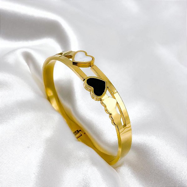 BRACELETE AÇO INOXIDÁVEL CORAÇÃO PRETO E PEROLADO - DOURADO