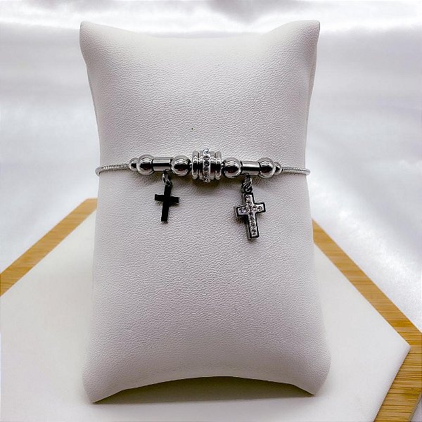 PULSEIRA COM BERLOQUES AÇO INOX  CRUZ CRAVEJADA STRASS - PRATEADA