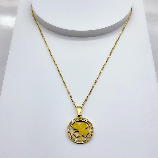 COLAR AÇO INOXIDÁVEL 45CM PINGENTE TREVO VAZADO CRAVEJADO STRASS - DOURADO