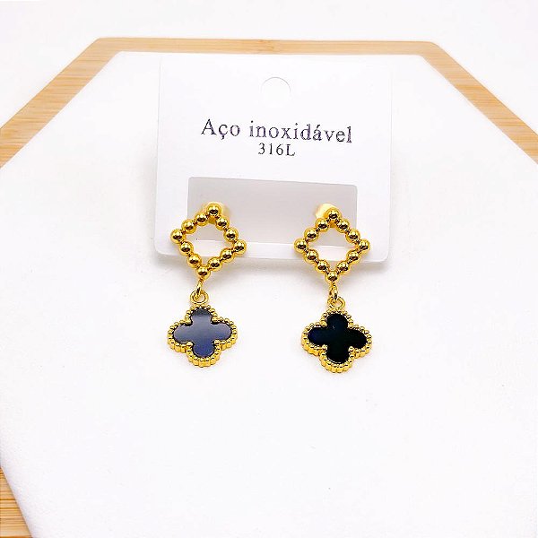 BRINCO  AÇO INOXIDÁVEL LOSANGO BOLINHAS PINGENTE TREVO PRETO - DOURADO