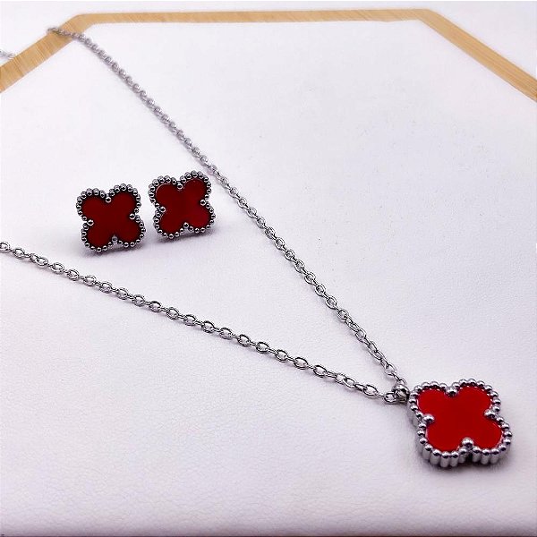 CONJUNTO BRINCO E COLAR AÇO INOX 45 CM  PRATEADO PINGENTE TREVO - VERMELHO