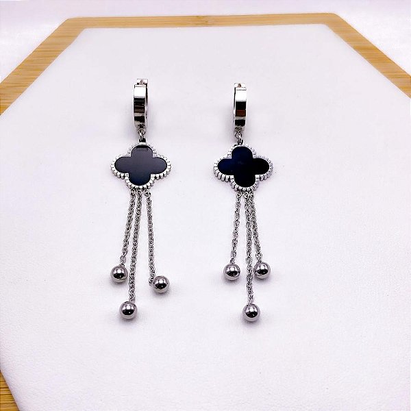 BRINCO ARGOLINHA CLICK AÇO INOXIDÁVEL PINGENTE CORRENTES E BOLINHAS TREVO PRETO - PRATEADO
