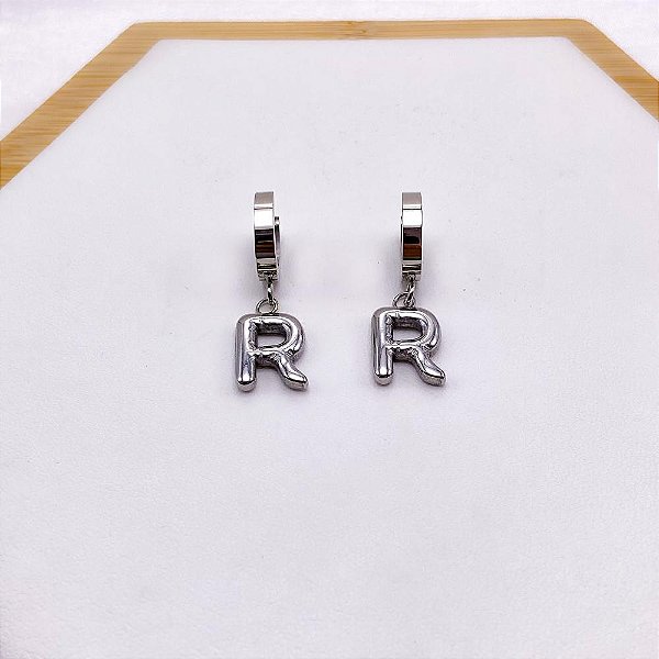 BRINCO ARGOLINHA CLICK AÇO INOXIDÁVEL LETRAS - PRATEADO Modelo:R