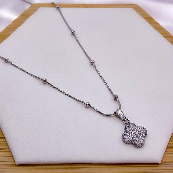 COLAR AÇO INOXIDÁVEL 45CM BOLINHAS PINGENTE TREVO STRASS - PRATEADO