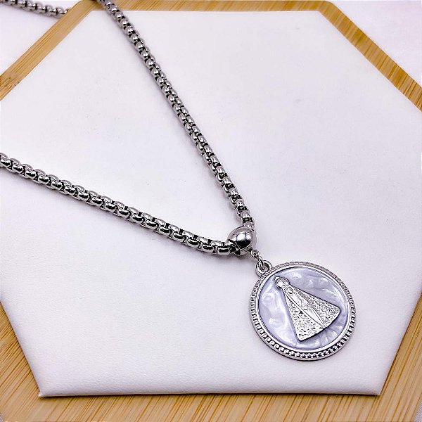 COLAR AÇO INOXIDÁVEL 45CM ELO PIPOCA PINGENTE NOSSA SENHORA MADREPÉROLA - PRATEADO
