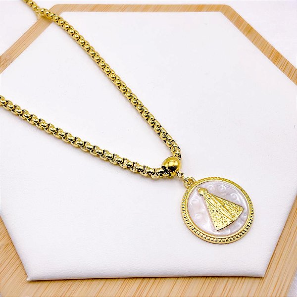 COLAR AÇO INOXIDÁVEL 45CM ELO PIPOCA PINGENTE NOSSA SENHORA MADREPÉROLA - DOURADO