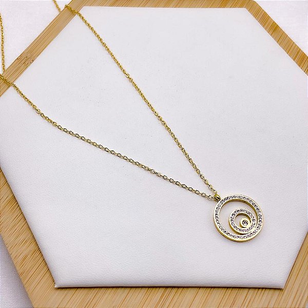 COLAR AÇO INOXIDÁVEL 45CM PINGENTE ESPIRAL CRAVEJADO STRASS - DOURADO