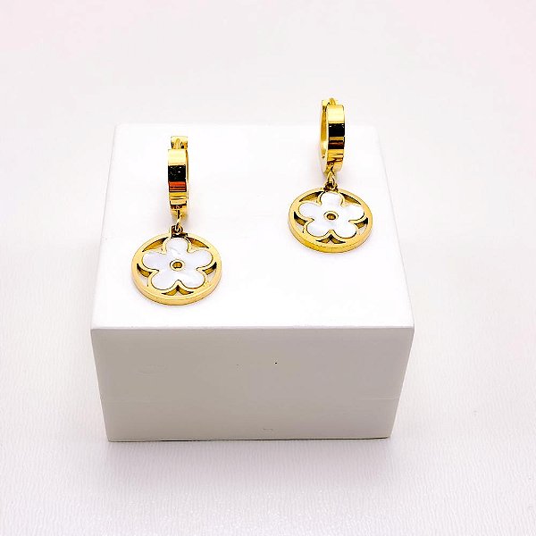 BRINCO AÇO INOXIDÁVEL  ARGOLINHA CLICK FLOR PEROLADO -DOURADO