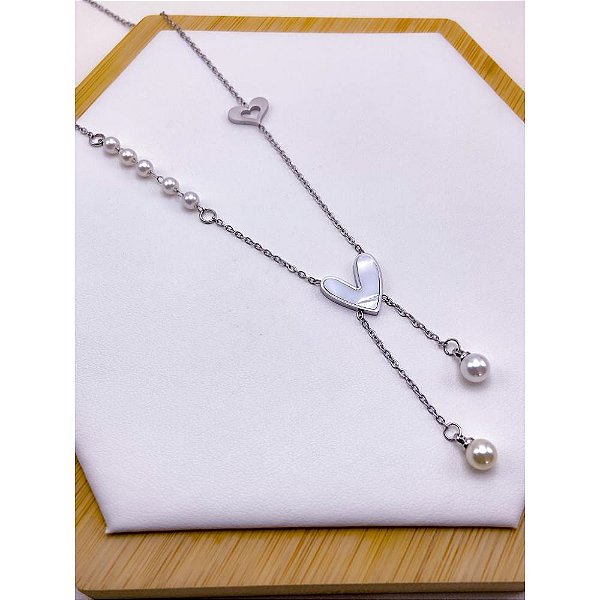 COLAR AÇO INOXIDÁVEL 45 CM COM PÉROLAS PINGENTE CORAÇÃO PEROLADO - PRATEADO