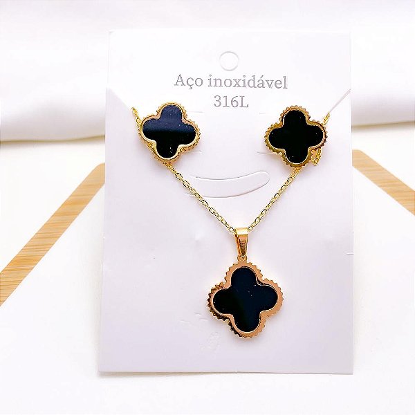 CONJUNTO COLAR  E BRINCO AÇO INOXIDÁVEL  TREVO PRETO - DOURADO