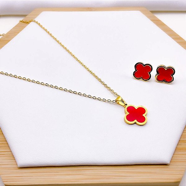 CONJUNTO COLAR  E BRINCO AÇO INOXIDÁVEL  TREVO VERMELHO - DOURADO