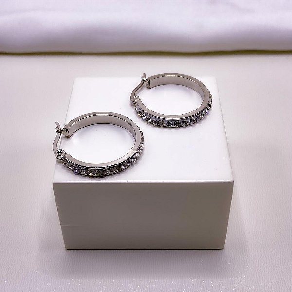 BRINCO AÇO INOXIDÁVEL ARGOLA 2,5MM STRASS - PRATEADO