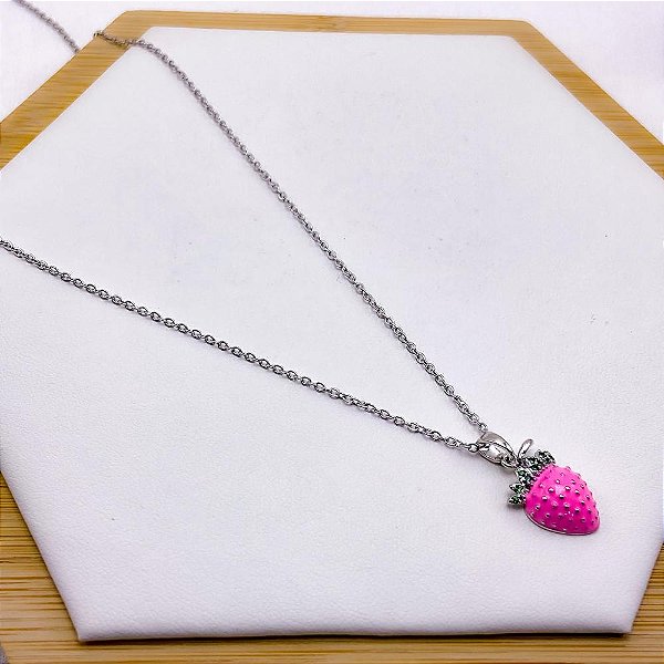 COLAR AÇO INOXIDÁVEL 45CM PINGENTE MORANGO ROSA - PRATEADO