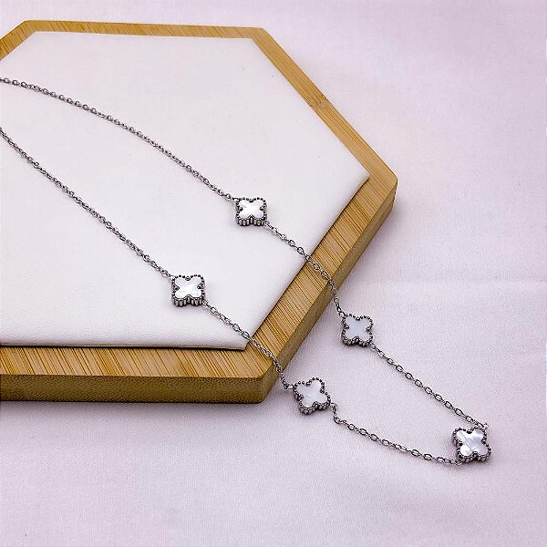 COLAR  AÇO INOXIDÁVEL 45CM TREVO PEROLADO - PRATEADO