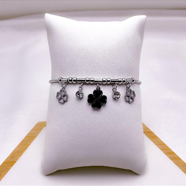PULSEIRA AÇO INOXIDÁVEL TREVO PRETO - PRATEADA