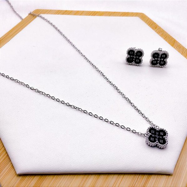 CONJUNTO COLAR  E BRINCO AÇO INOXIDÁVEL  TREVO PRETO - PRATEADO