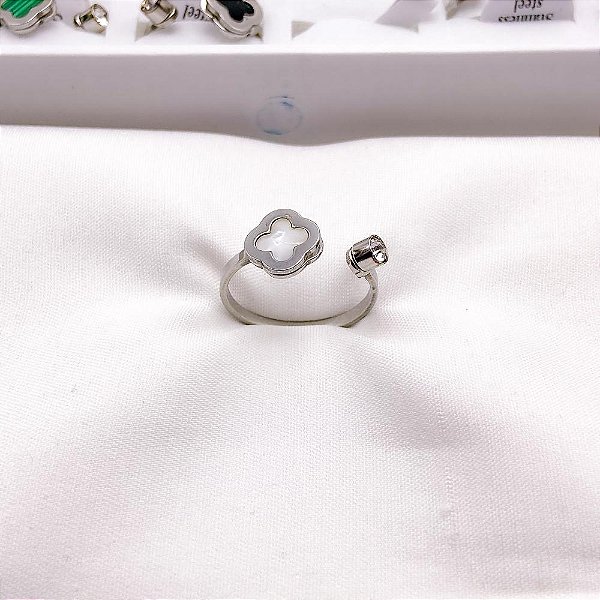 ANEL  AÇO INOXIDÁVEL TREVO PEROLADO - PRATEADO