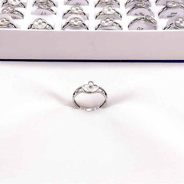 ANEL  AÇO INOXIDÁVEL TREVO PEROLADO - PRATEADO