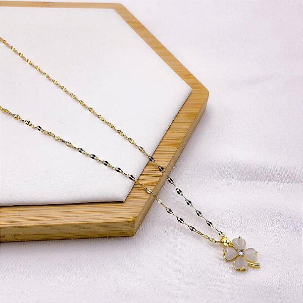 COLAR AÇO INOXIDÁVEL 45CM PINGENTE BANHADO FLOR PEROLADA - DOURADO