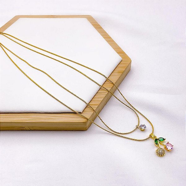 COLAR ACO INOX 45CM FIO DUPLO  PINGENTE CEREJA BANHADO PEDRA ROSA - DOURADO