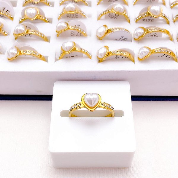 ANEL  AÇO INOXIDÁVEL CRAVEJADO CORAÇÃO PEROLADO - DOURADO