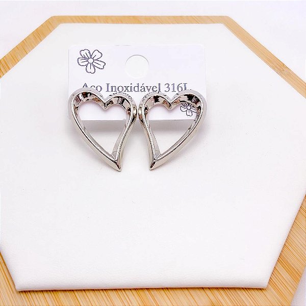 BRINCO  AÇO INOXIDÁVEL CORAÇÃO VAZADO - PRATEADO