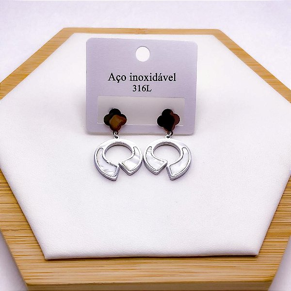 BRINCO AÇO INOX  TREVO PEROLADO - PRATEADO