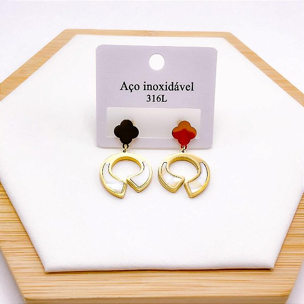 BRINCO AÇO INOX  TREVO PEROLADO - DOURADO