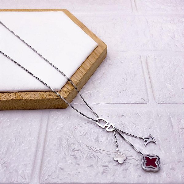 COLAR AÇO INOXIDÁVEL 45CM TREVO VERMELHO - PRATEADO