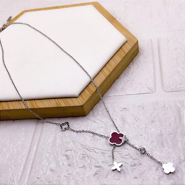 COLAR AÇO INOXIDÁVEL 45CM TREVO VERMELHO - PRATEADO
