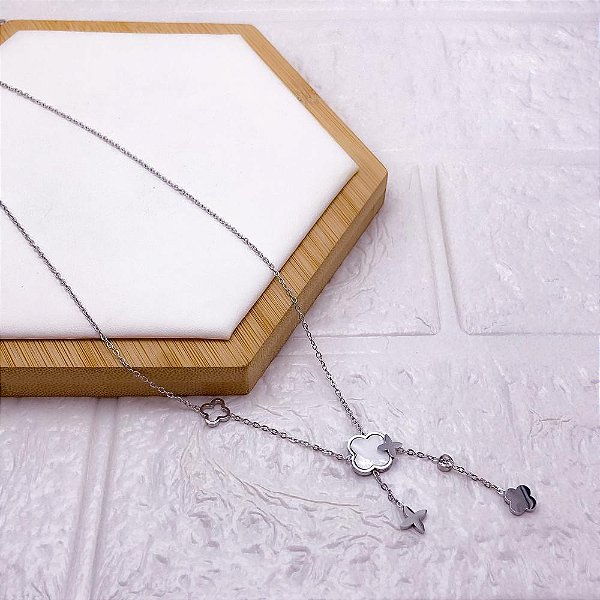 COLAR AÇO INOXIDÁVEL 45CM TREVO PEROLADO - PRATEADO