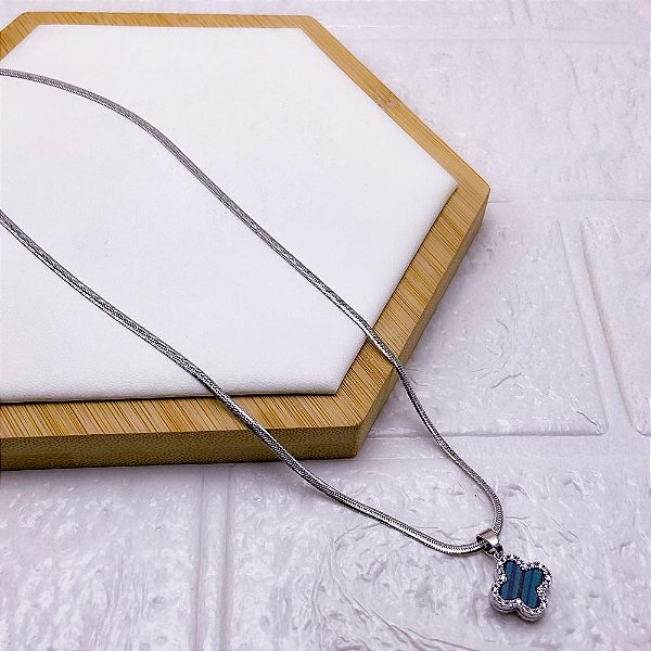 COLAR AÇO INOXIDÁVEL FITA 45CM PINGENTE BANHADO TREVO VERDE - PRATEADO