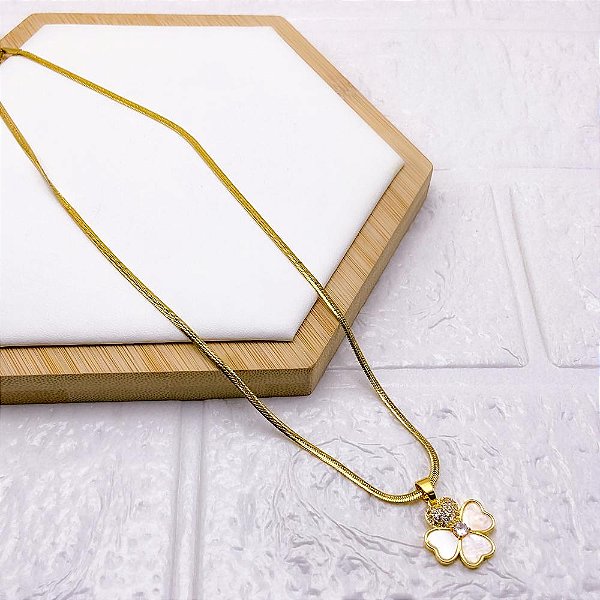 COLAR AÇO INOXIDÁVEL FITA 45CM PINGENTE BANHADO TREVO PEROLADO - DOURADO