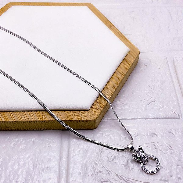 COLAR AÇO INOXIDÁVEL FITA 45CM PINGENTE BANHADO PANTERA - PRATEADO