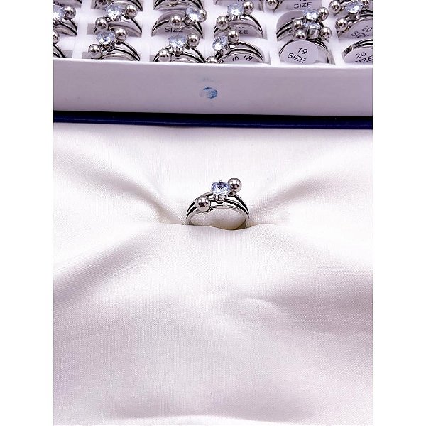 ANEL  AÇO INOXIDÁVEL 3 FIOS COM PEDRA CRISTAL - PRATEADO