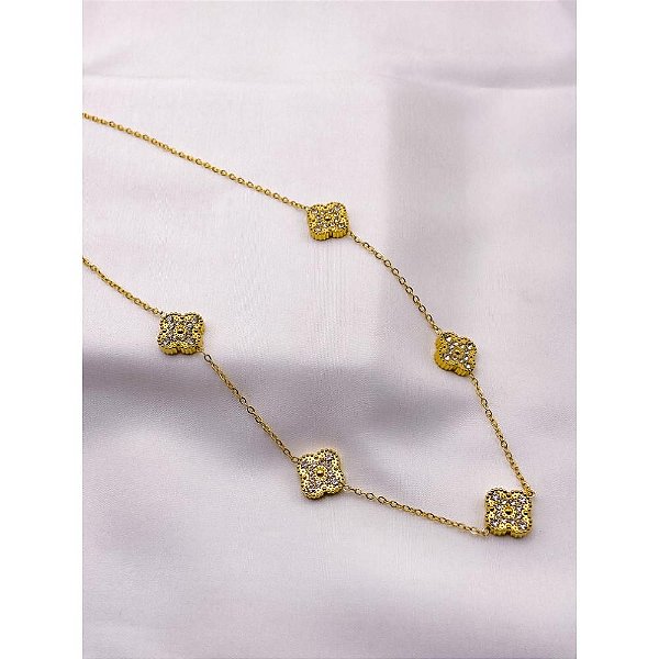 COLAR AÇO INOX 45CM TREVO CRAVEJADO PEDRAS CRISTAL - DOURADO