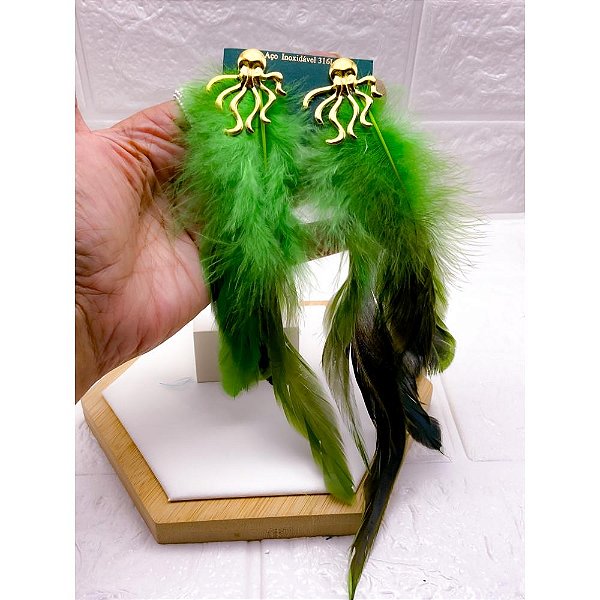 BRINCO AÇO INOX  POLVO PENA VERDE - DOURADO