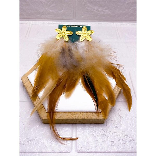 BRINCO AÇO INOX  FLOR PENA MARROM - DOURADO