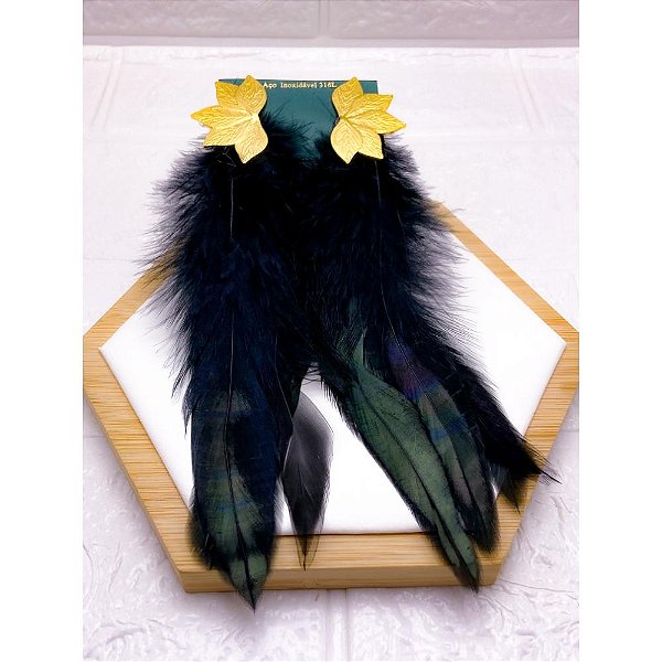 BRINCO AÇO INOX  FOLHAS PENA PRETA - DOURADO