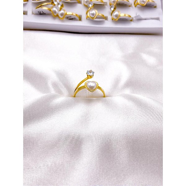 ANEL AÇO INOX CORAÇÃO PEROLA E PEDRA CRISTAL - DOURADO