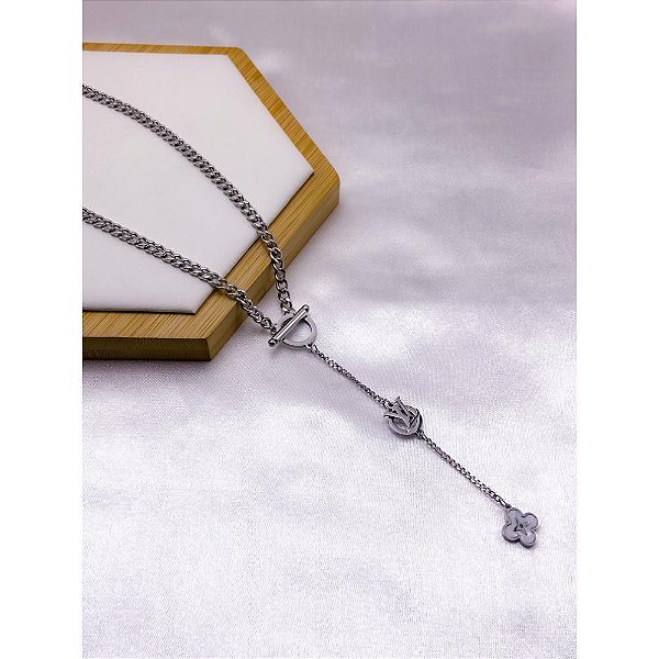 COLAR AÇO INOX  45CM ESTILO GRAVATINHA FECHO T TREVO PEROLADO - PRATEADO