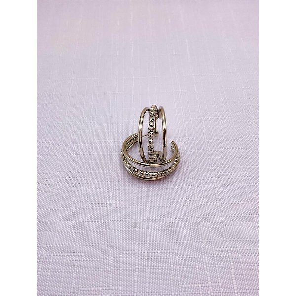 BRINCO AÇO INOX  ARGOLA 3 FIOS COM DETALHES - PRATEADO