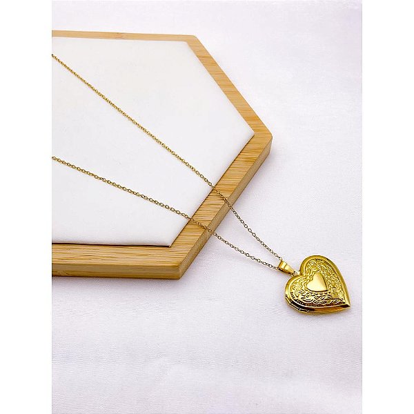 RELICÁRIO AÇO INOXIDÁVEL  55CM CORAÇÃO COM DETALHES - DOURADO