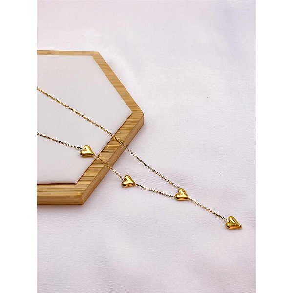 COLAR AÇO INOXIDÁVEL  ESTILO GRAVATINHA 45CM 3 CORAÇÕES - DOURADO